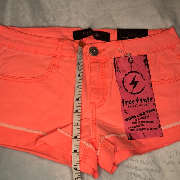 Shorts - Picture 4 of 5